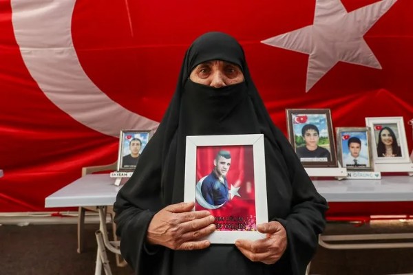 PKK’nın çözülmesi birlikteliğin zaferi! 'Anneler artık ağlamasın'